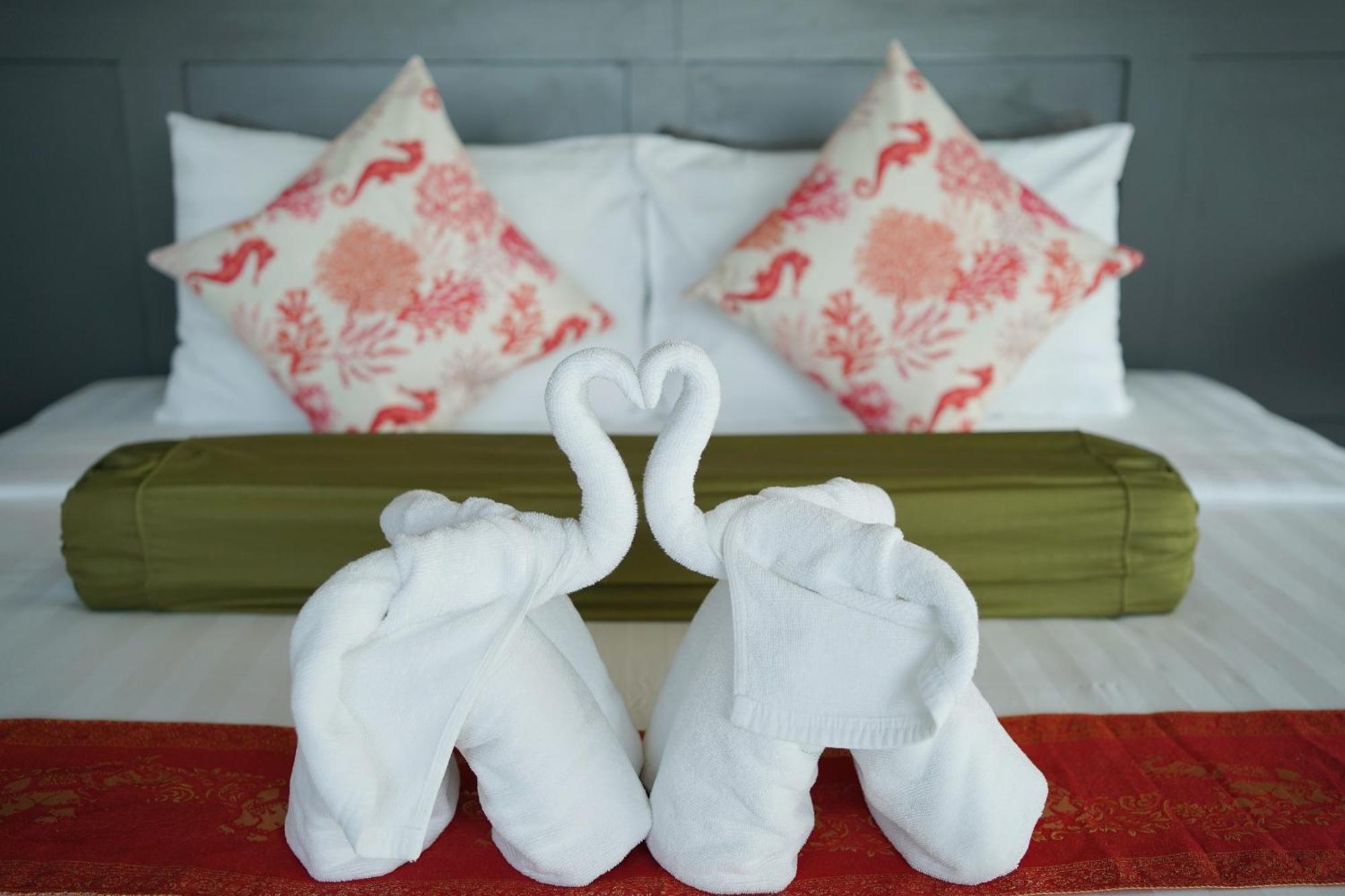 Casa Del M Phuket - Newly Renovated Hotel Patong Luaran gambar